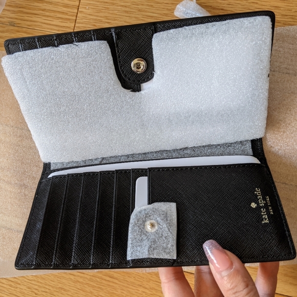 Kate Spade Bi-Fold Two Tone Nude/ Black Wallet - Picture 3 of 5